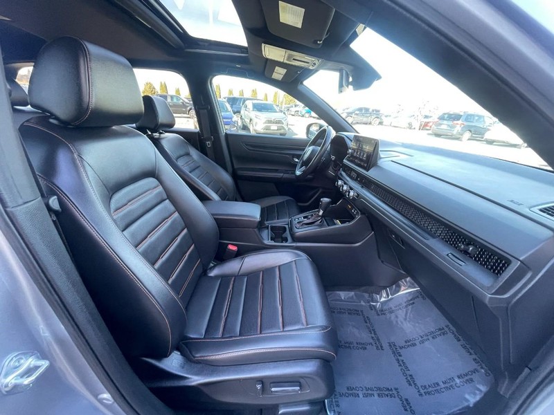 Honda CR-V Hybrid Vehicle Image 11