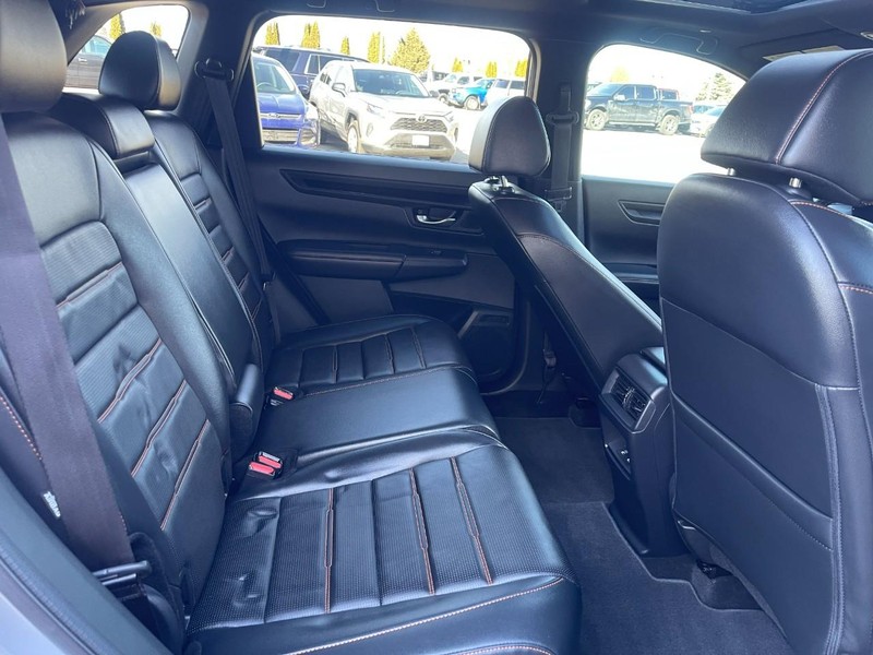 Honda CR-V Hybrid Vehicle Image 13