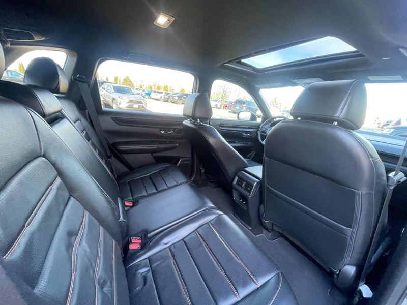 Honda CR-V Hybrid Vehicle Image 14