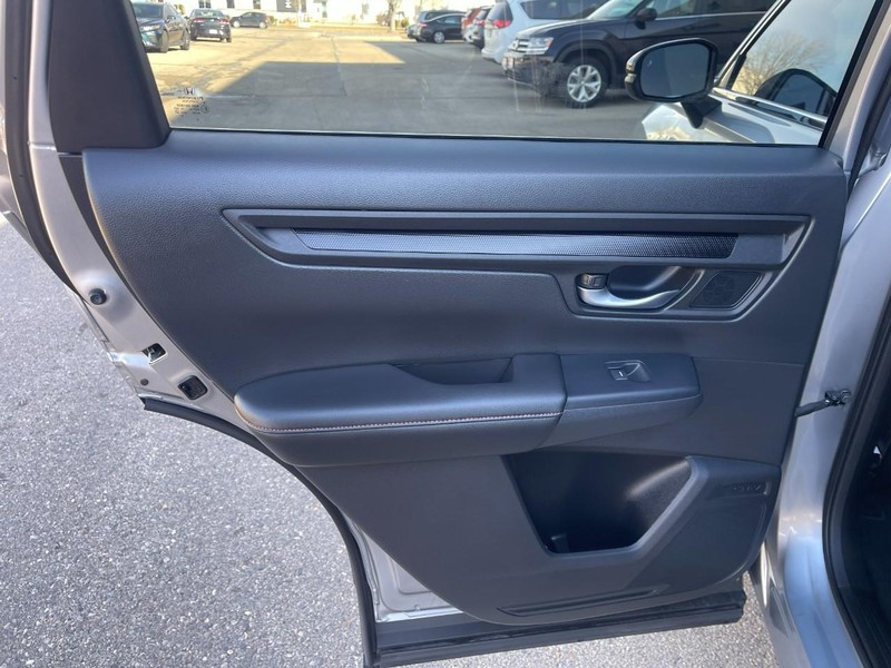 Honda CR-V Hybrid Vehicle Image 20