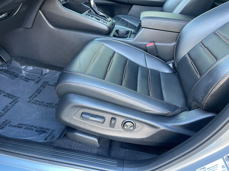 Honda CR-V Hybrid Vehicle Image 22