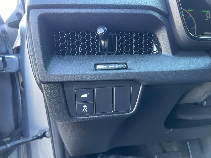 Honda CR-V Hybrid Vehicle Image 25