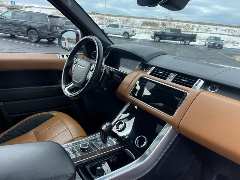 Land Rover Range Rover Sport Vehicle Image 10