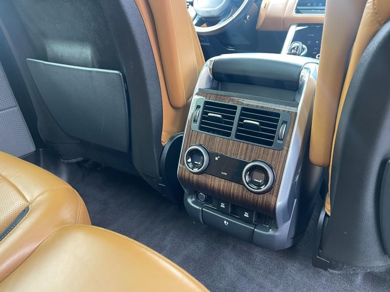 Land Rover Range Rover Sport Vehicle Image 16