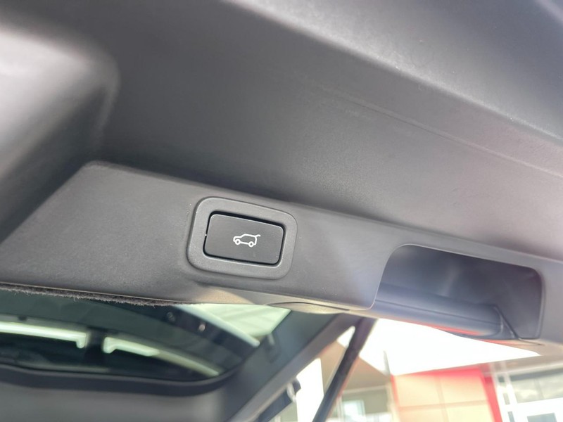 Land Rover Range Rover Sport Vehicle Image 19