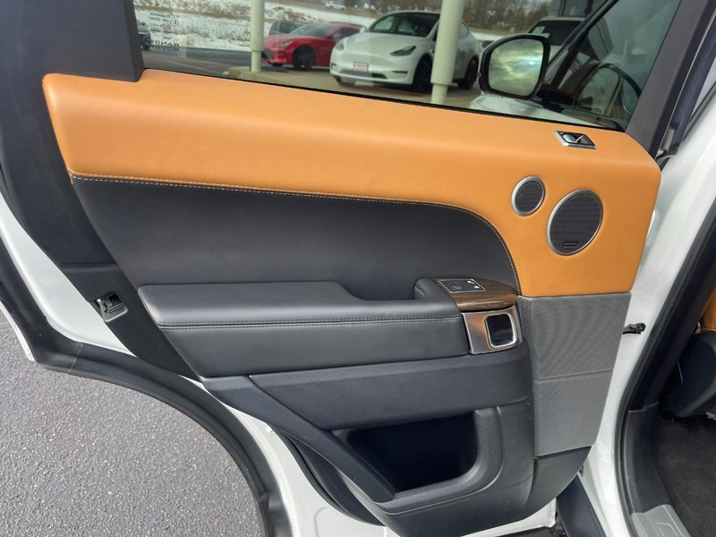 Land Rover Range Rover Sport Vehicle Image 21