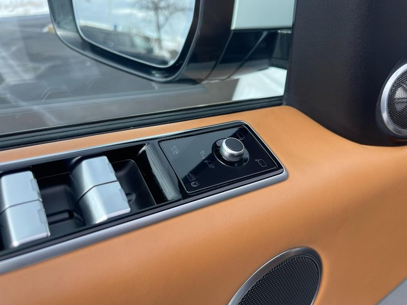 Land Rover Range Rover Sport Vehicle Image 25