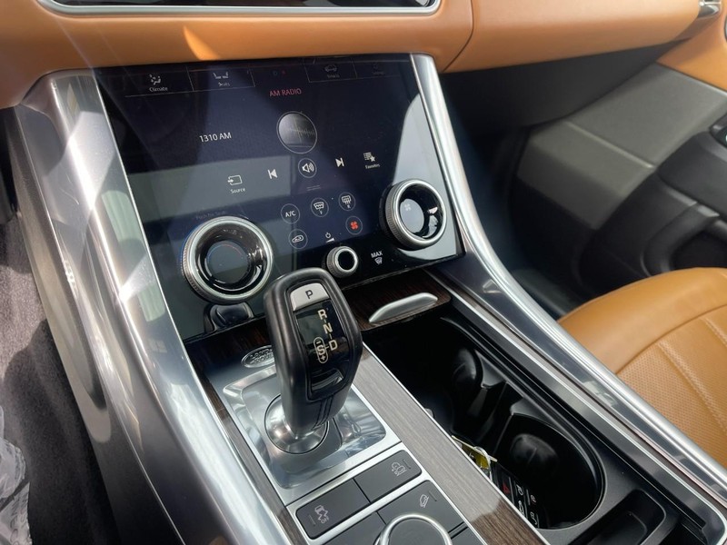 Land Rover Range Rover Sport Vehicle Image 33