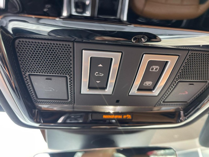 Land Rover Range Rover Sport Vehicle Image 39