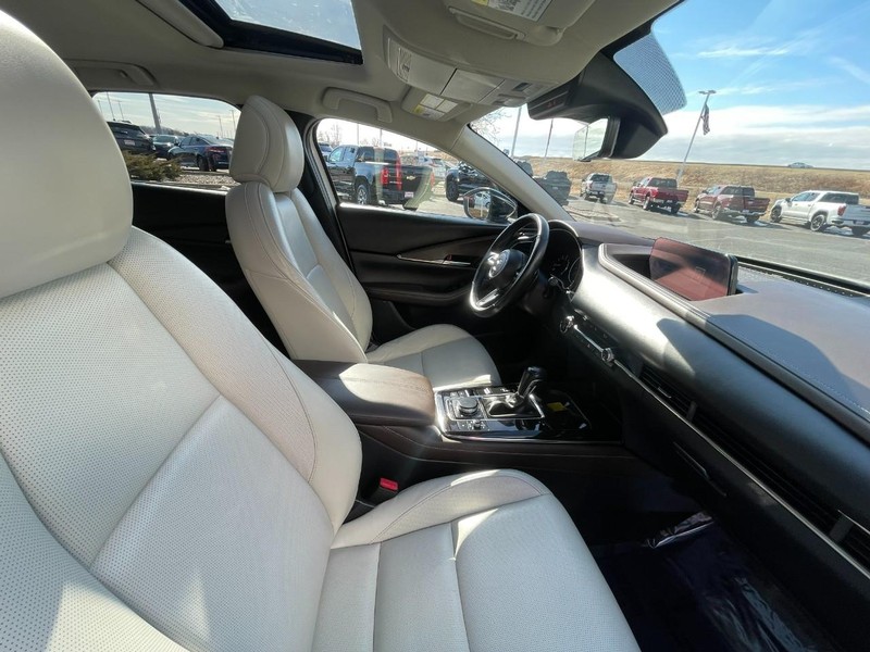 Mazda CX-30 Vehicle Image 11