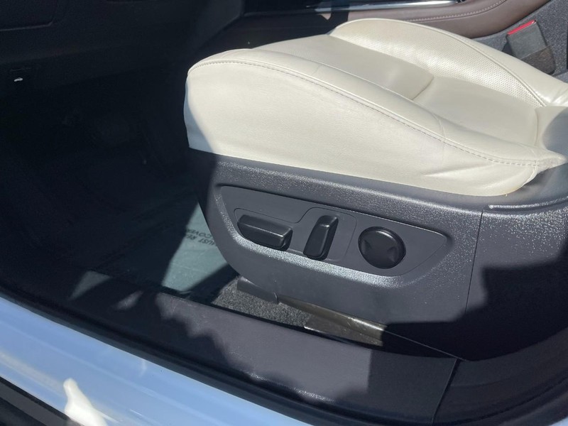 Mazda CX-30 Vehicle Image 21