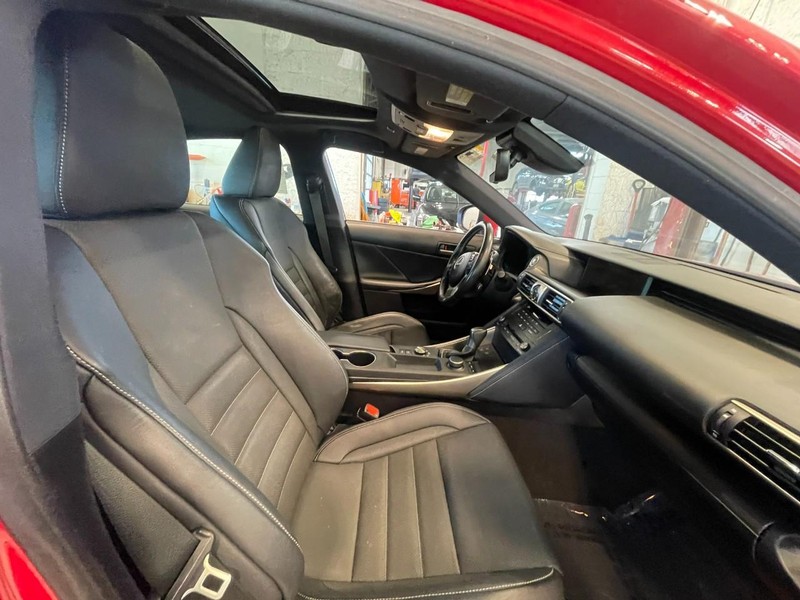 Lexus IS Vehicle Image 04