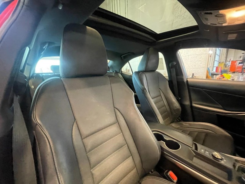 Lexus IS Vehicle Image 05