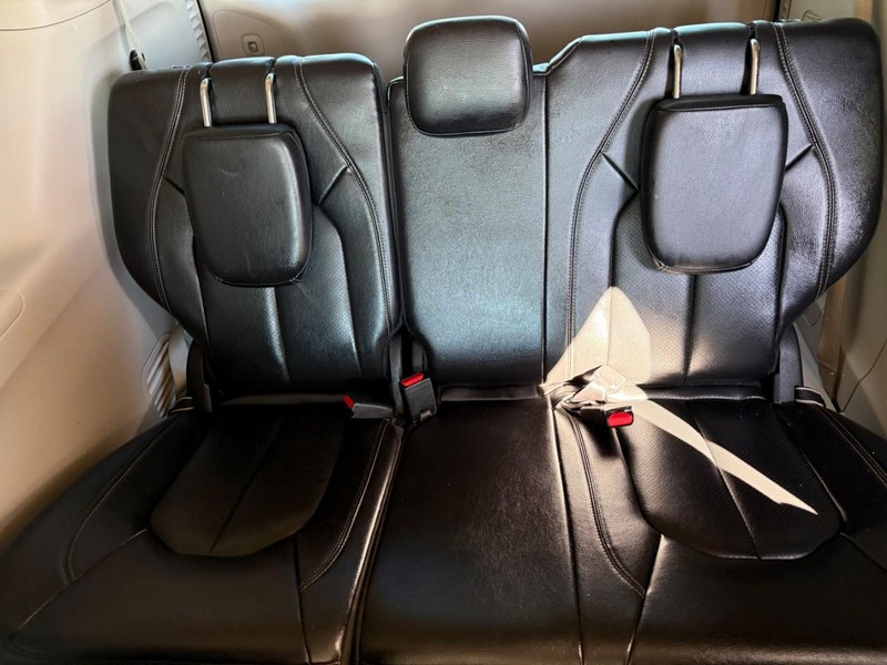 Chrysler Pacifica Vehicle Image 18