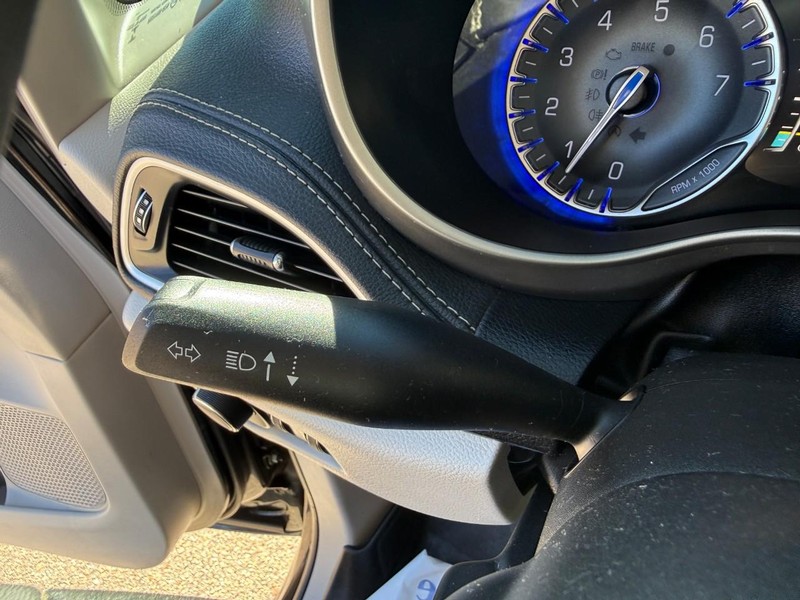 Chrysler Pacifica Vehicle Image 29