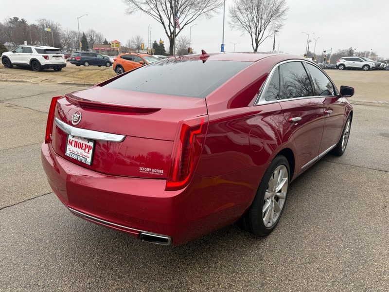 Cadillac XTS Vehicle Image 05