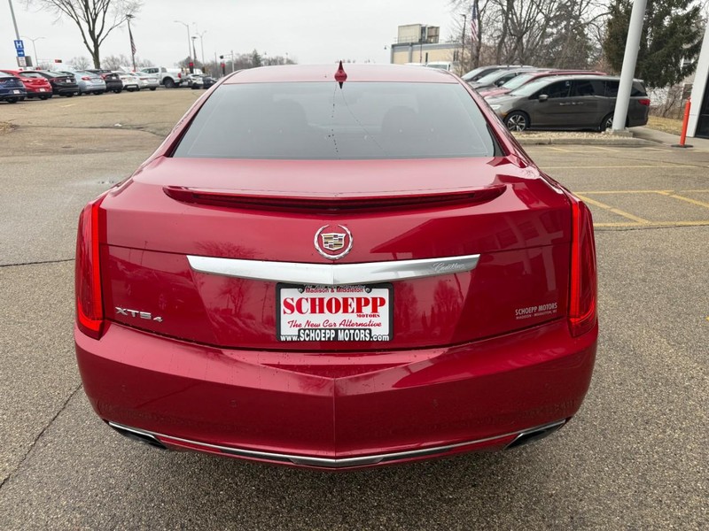 Cadillac XTS Vehicle Image 06