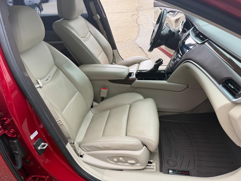 Cadillac XTS Vehicle Image 17