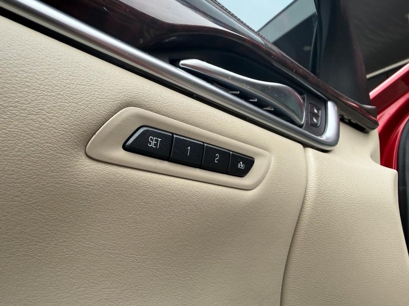 Cadillac XTS Vehicle Image 20