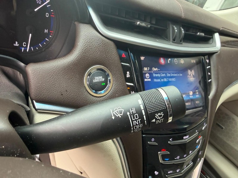 Cadillac XTS Vehicle Image 24