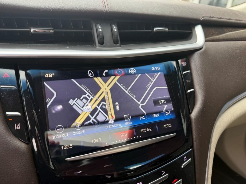 Cadillac XTS Vehicle Image 32