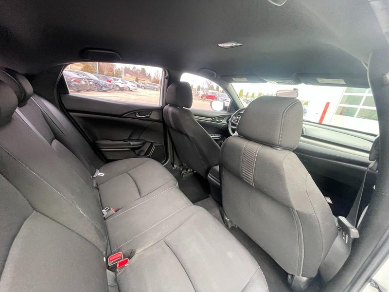 Honda Civic Hatchback Vehicle Image 09