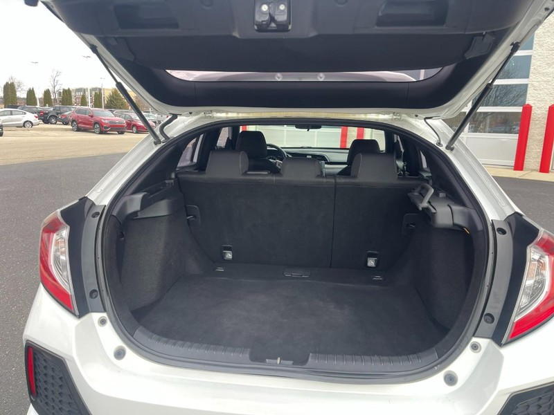 Honda Civic Hatchback Vehicle Image 11