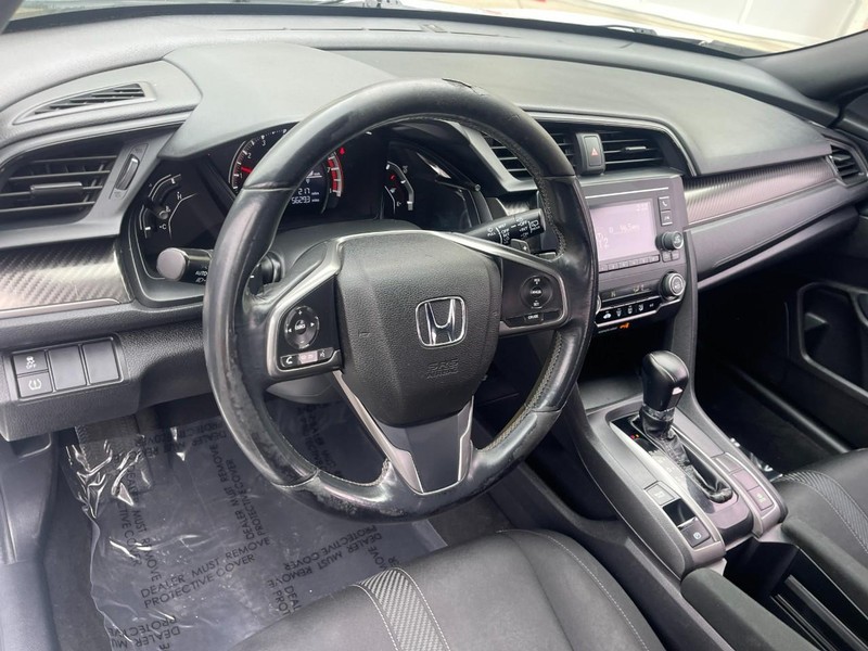 Honda Civic Hatchback Vehicle Image 15