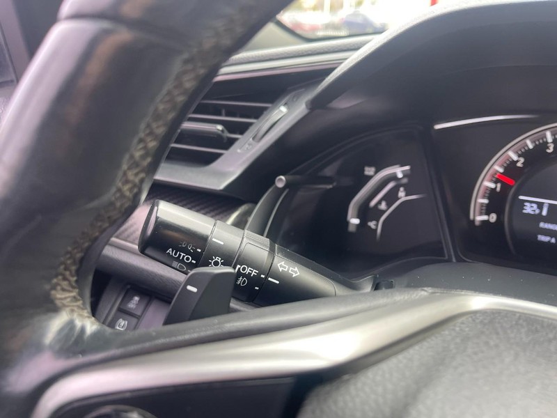 Honda Civic Hatchback Vehicle Image 18