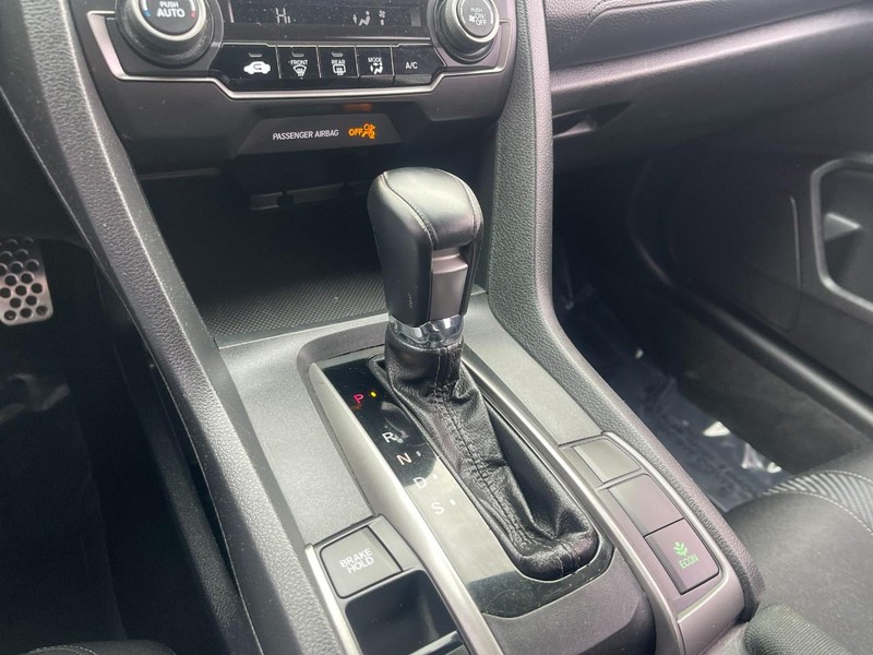 Honda Civic Hatchback Vehicle Image 21