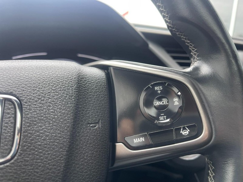 Honda Civic Hatchback Vehicle Image 24