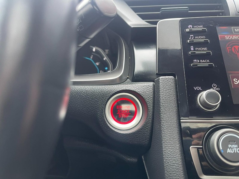 Honda Civic Hatchback Vehicle Image 27