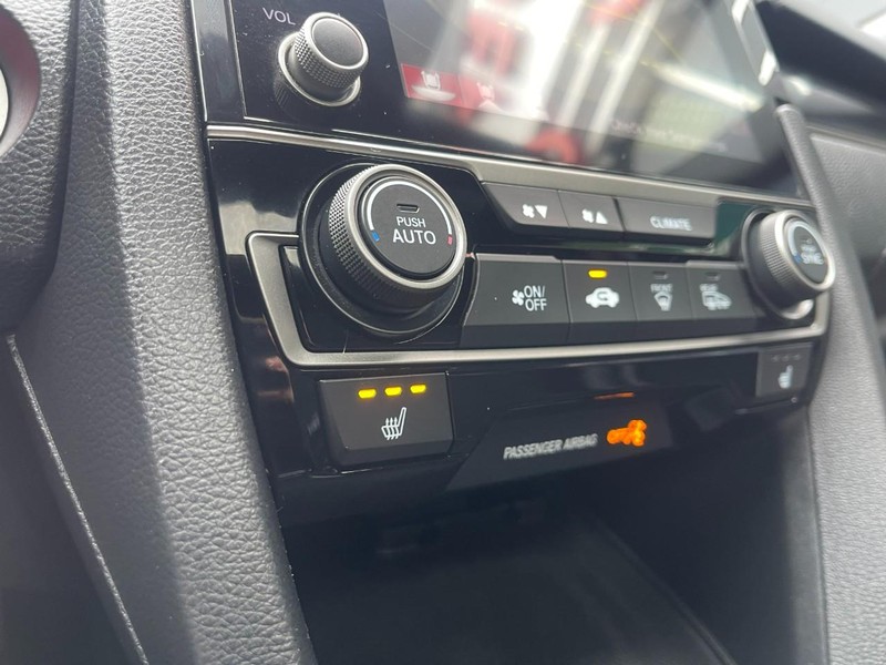 Honda Civic Hatchback Vehicle Image 30