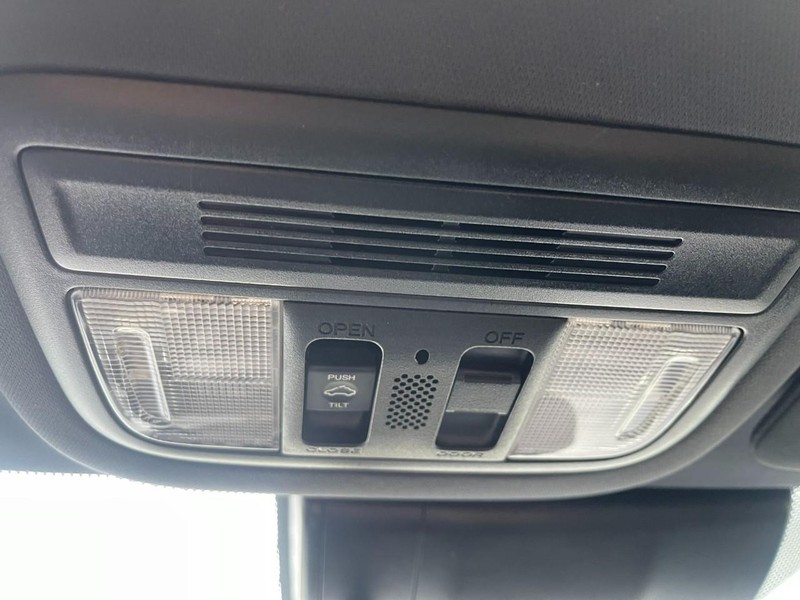 Honda Civic Hatchback Vehicle Image 31