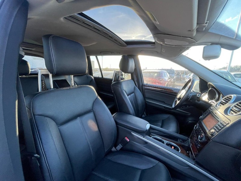 Mercedes-Benz GL-Class Vehicle Image 04