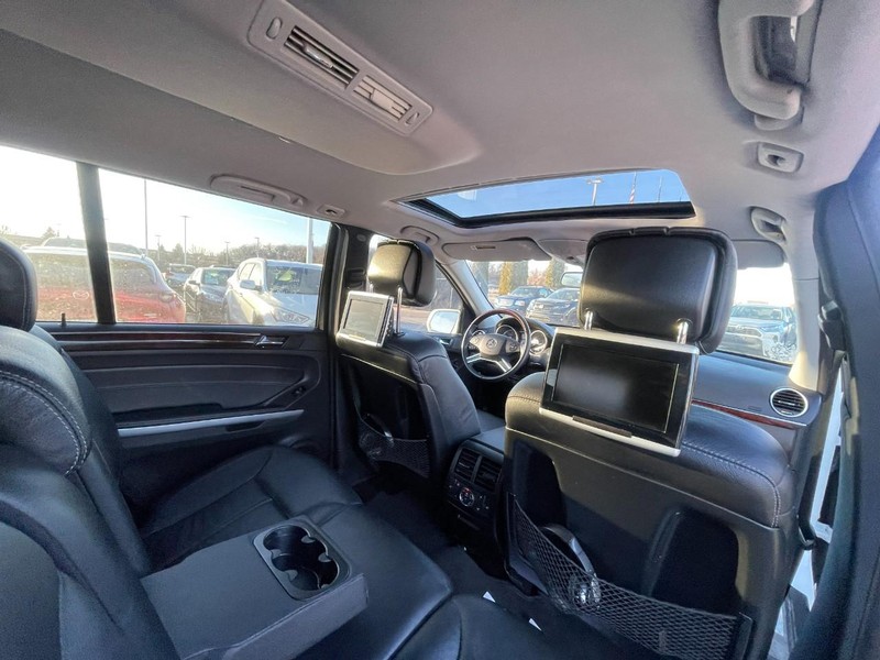 Mercedes-Benz GL-Class Vehicle Image 06