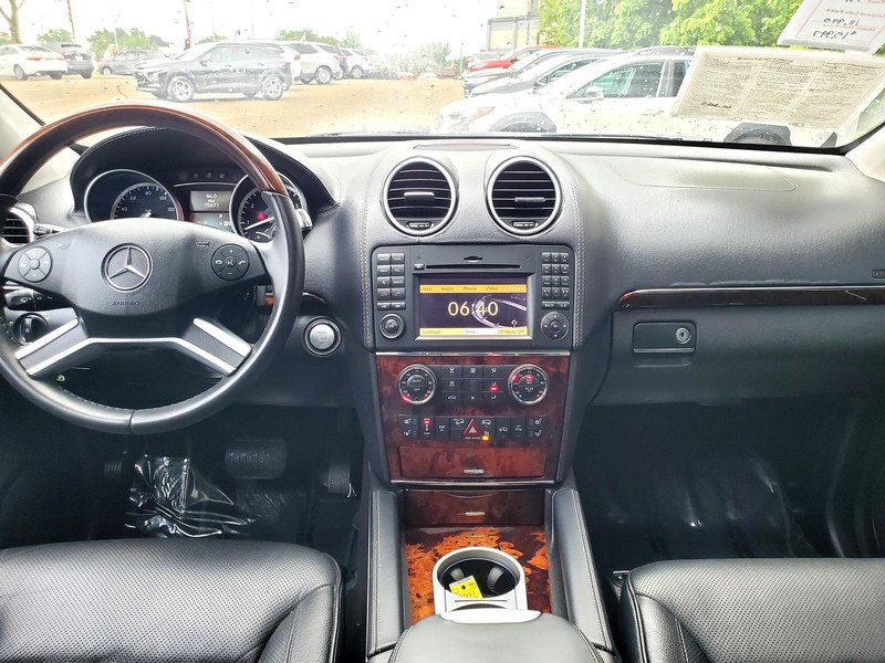 Mercedes-Benz GL-Class Vehicle Image 08