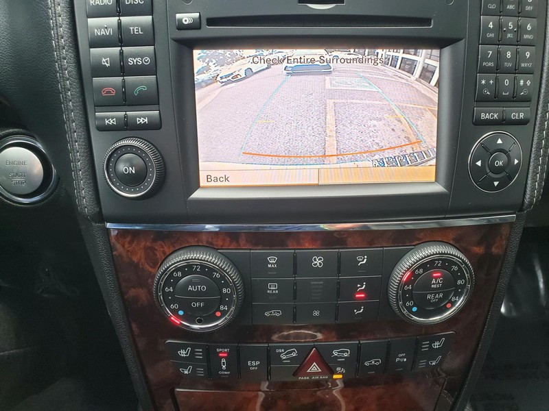 Mercedes-Benz GL-Class Vehicle Image 11