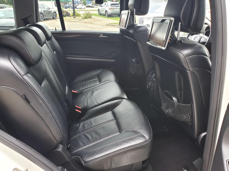 Mercedes-Benz GL-Class Vehicle Image 15