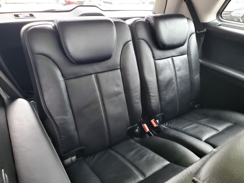 Mercedes-Benz GL-Class Vehicle Image 16
