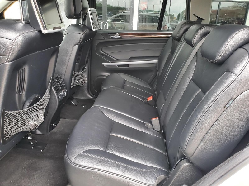 Mercedes-Benz GL-Class Vehicle Image 17