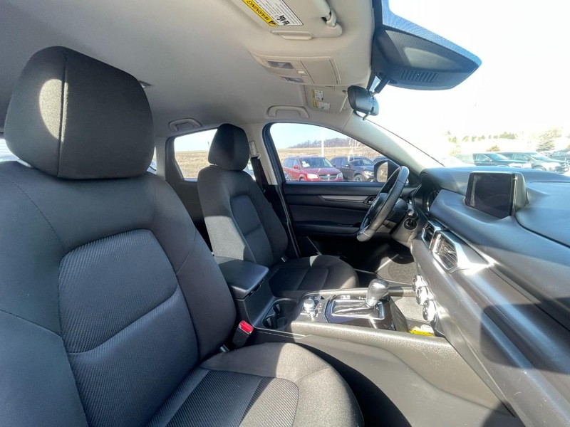 Mazda CX-5 Vehicle Image 10