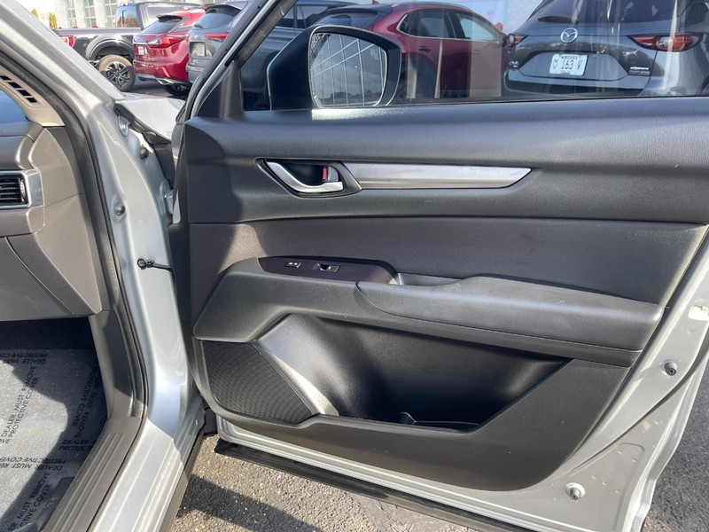 Mazda CX-5 Vehicle Image 11
