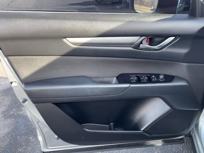 Mazda CX-5 Vehicle Image 17