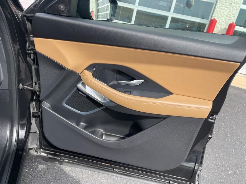 Jaguar E-Pace Vehicle Image 11