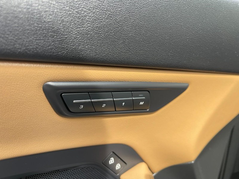 Jaguar E-Pace Vehicle Image 22