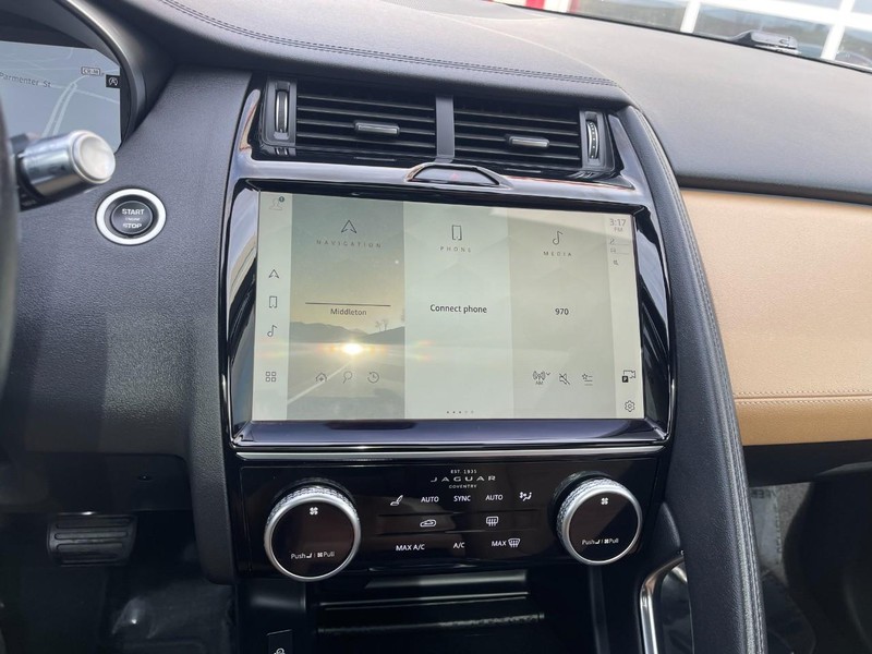 Jaguar E-Pace Vehicle Image 31