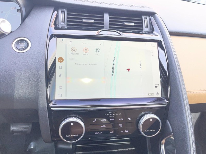 Jaguar E-Pace Vehicle Image 32