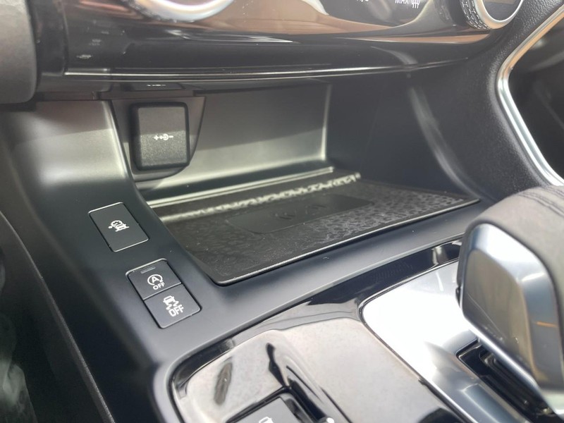 Jaguar E-Pace Vehicle Image 37