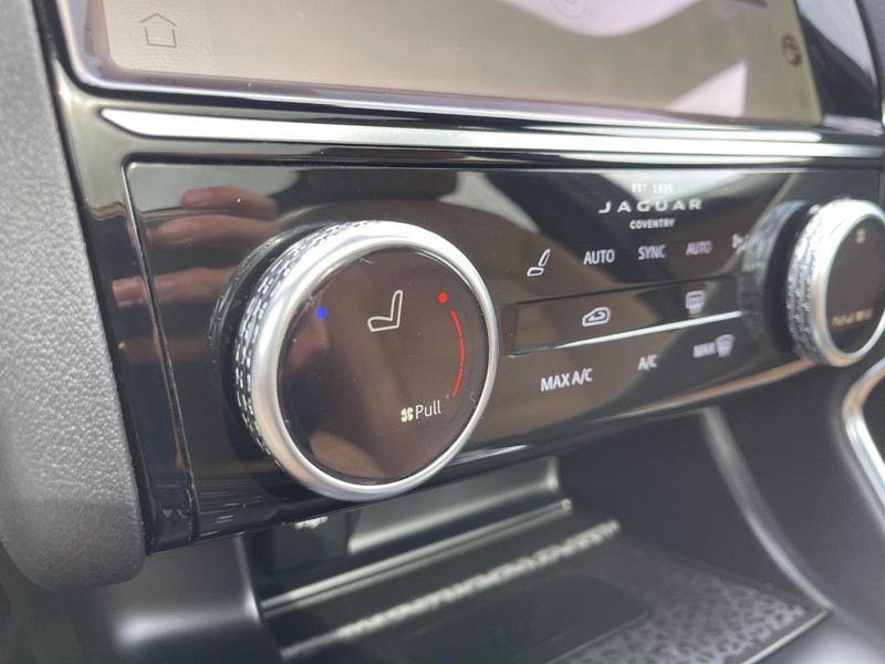 Jaguar E-Pace Vehicle Image 38